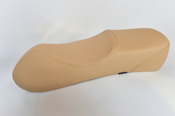 VESPA GTS250IE アンコ抜き ベージュ バイクシート張替え シート加工 seat